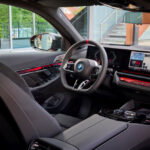 P90549922_highRes_the-new-bmw-i5-m60-x