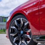 P90549948_highRes_the-new-bmw-i5-m60-x